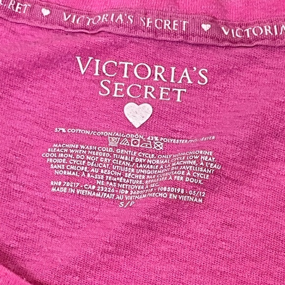 Victoria’s Secret Pink V-Neck Pocket Tee Size S - Picture 4 of 4
